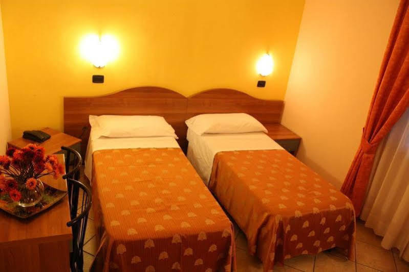 Hotel Sara Milano Ngoại thất bức ảnh